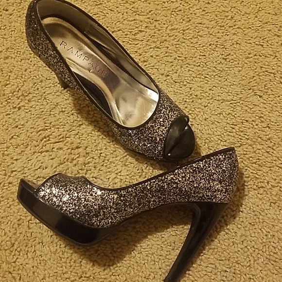 Rampage High 👠 - Picture 2 of 4